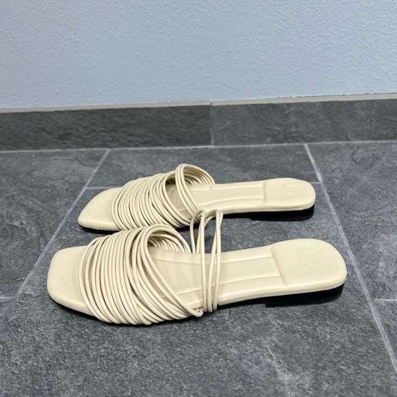 Marc Fisher Maddie Ivory Cream Slip On Slides - Picture 5 of 9